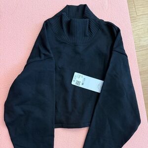 Alo cropped serenity coverup black small - NWT, never worn